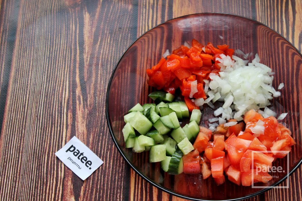 Салат овощной с моцареллой "Любимая жена" - Шаг 8