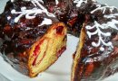 Сдобный калач с начинкой в шоколадной глазури