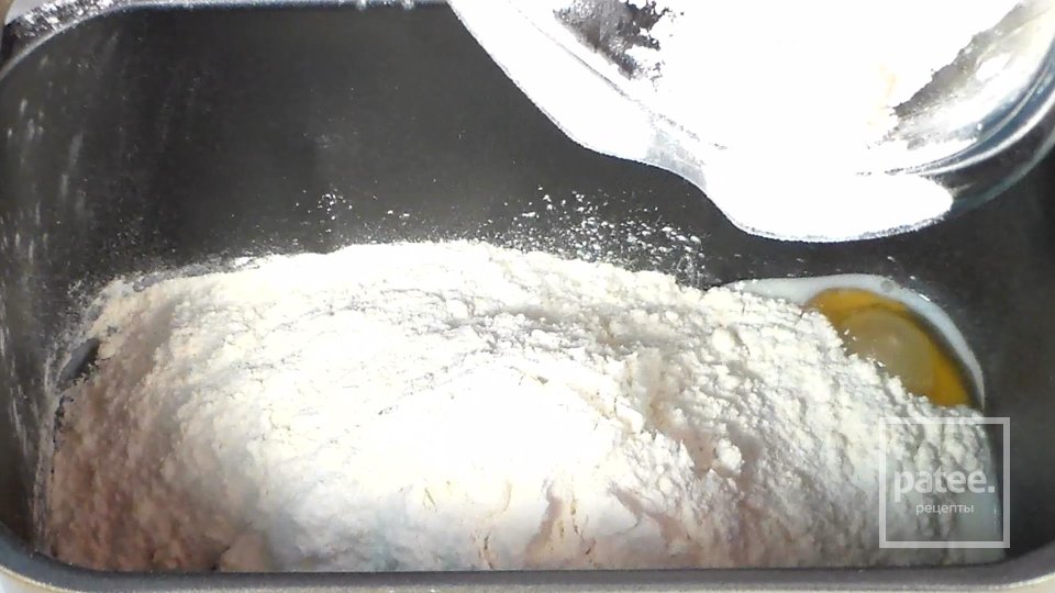 Сдобный калач с начинкой в шоколадной глазури - Шаг 2