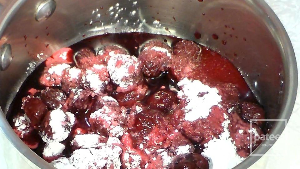 Сдобный калач с начинкой в шоколадной глазури - Шаг 4