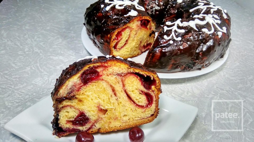 Сдобный калач с начинкой в шоколадной глазури - Шаг 16