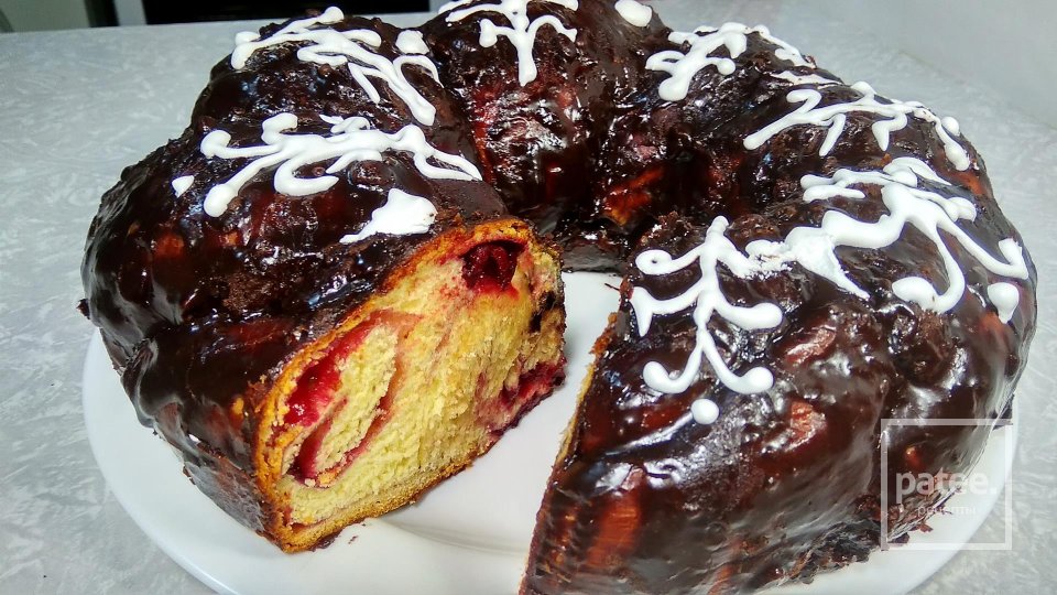 Сдобный калач с начинкой в шоколадной глазури - Шаг 17