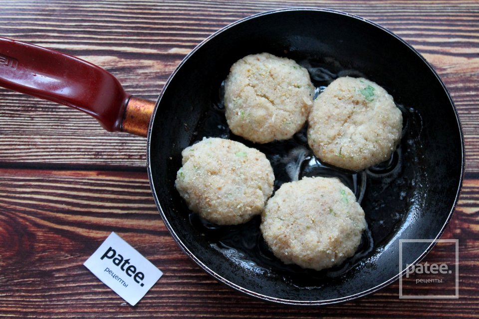 Сочные котлеты из трески с тимьяном - Шаг 13