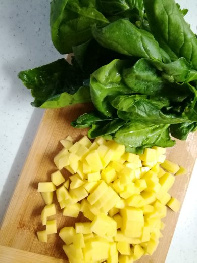 Вермишелевый суп со шпинатом - Шаг 1