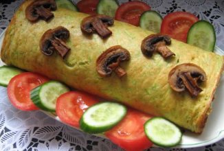Оригинальный, красивый и вкусный рулет из кабачка, грибов и сыра.