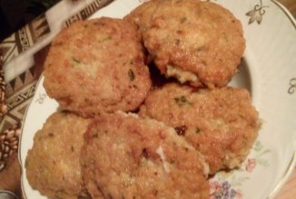 Куринные котлеты с кинзой и базиликом