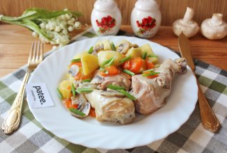 Жаркое из курицы с картофелем и грибами в банке