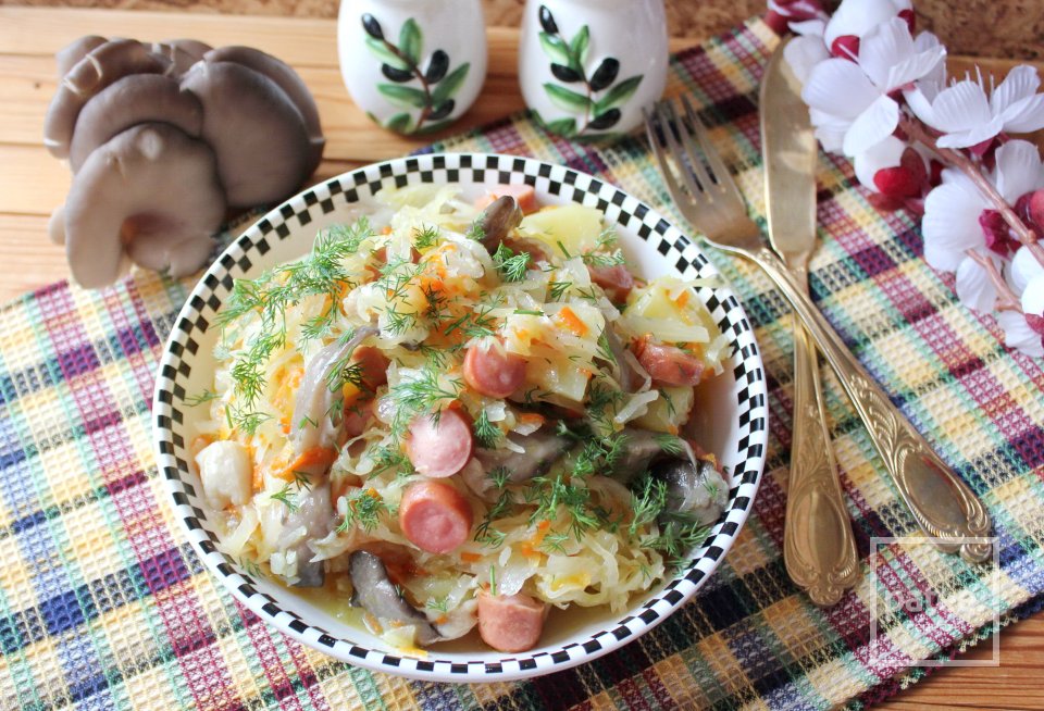 Капуста тушеная с картофелем и грибами - Шаг 9