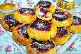 Ватрушки с творогом и джемом