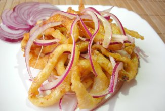 Мой фирменный салат из кальмаров с интересной заправкой!