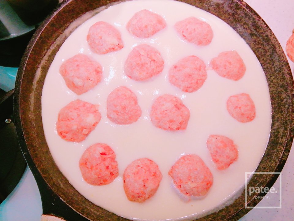 Рыбные тефтели в сметанном соусе - Шаг 3