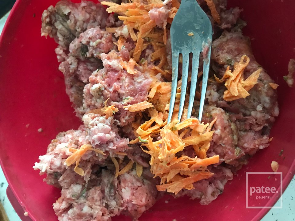 Рулет из фарша с яйцом - Шаг 3