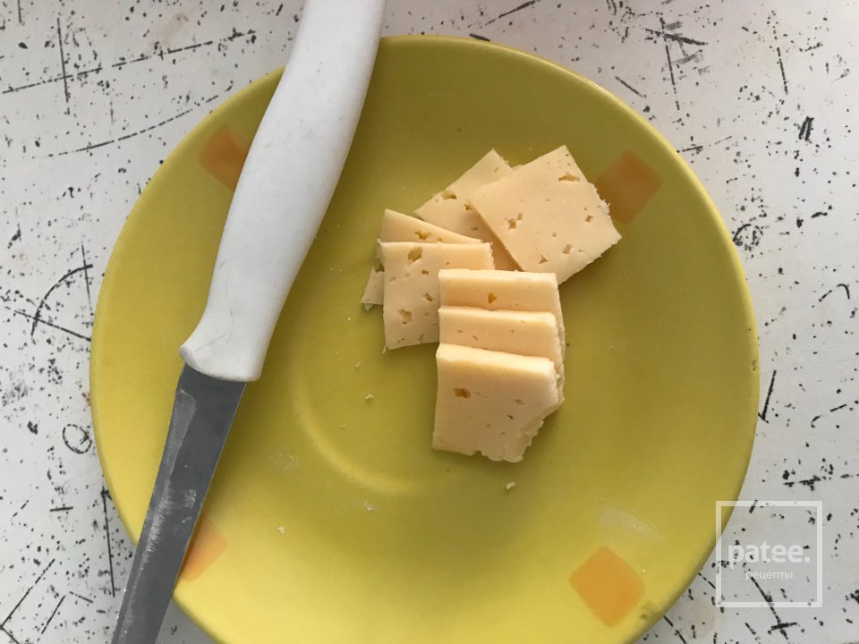 Рулет из фарша с яйцом - Шаг 5