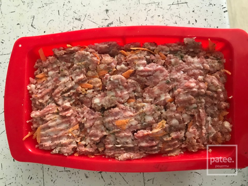 Рулет из фарша с яйцом - Шаг 7