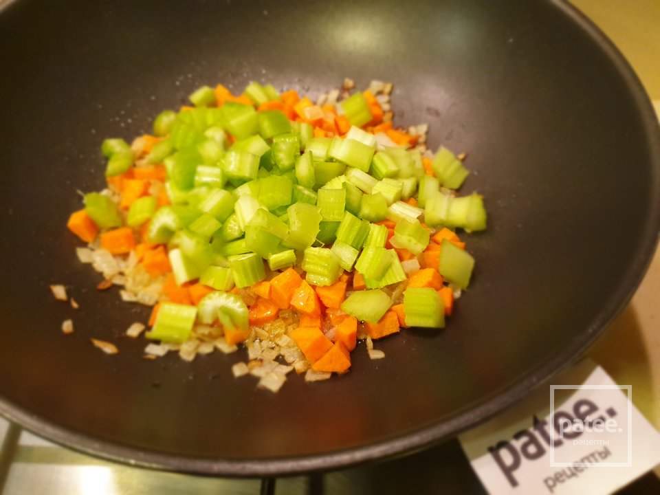 Похлебка из чечевицы с овощами и яйцом - Шаг 8