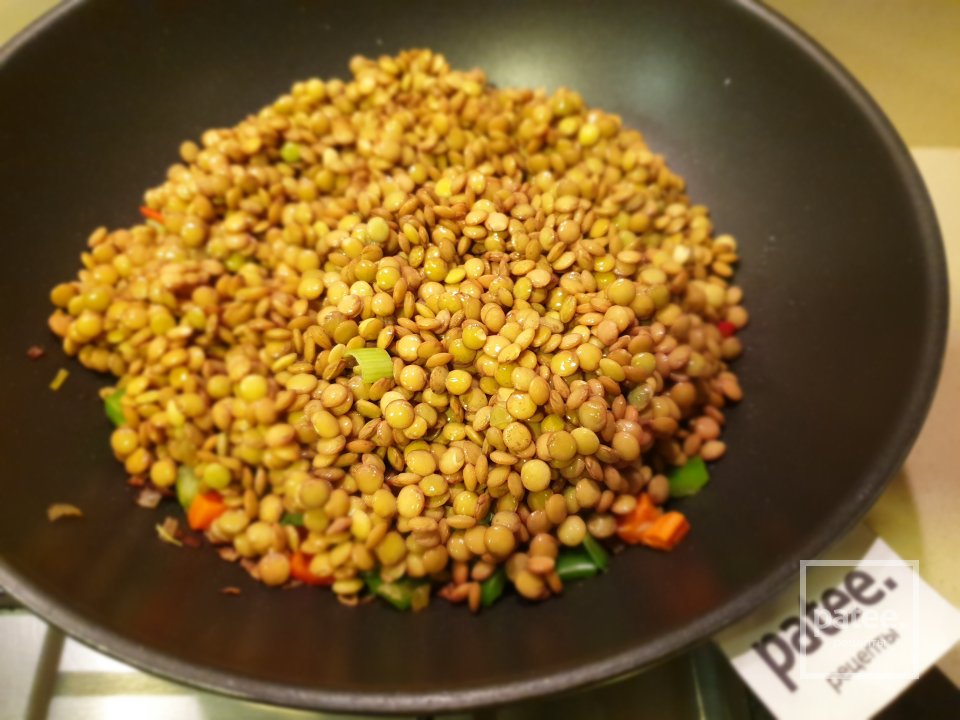 Похлебка из чечевицы с овощами и яйцом - Шаг 11