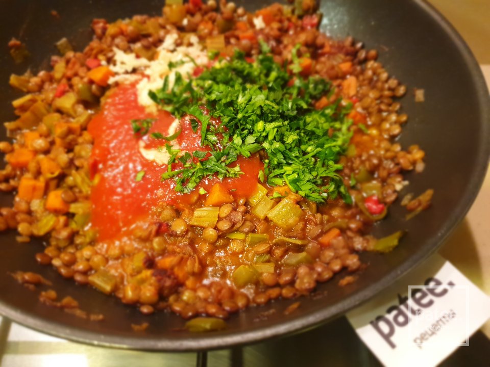 Похлебка из чечевицы с овощами и яйцом - Шаг 13