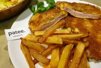 Шницель из копченой свинины с сыром