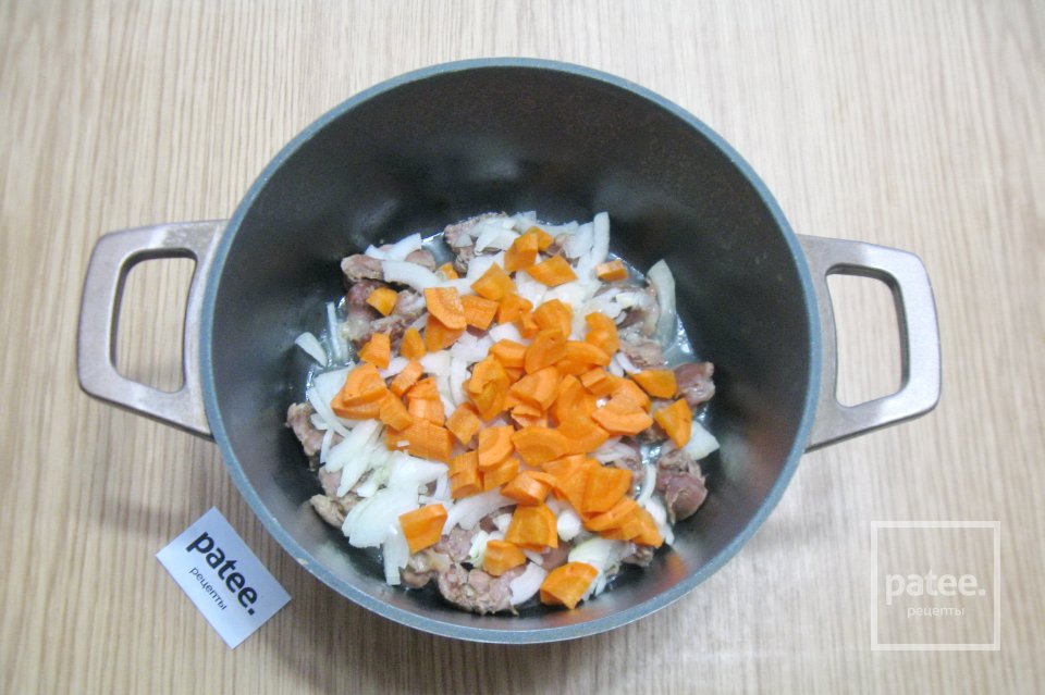 Картофель с грибами и куриными желудками - Шаг 5