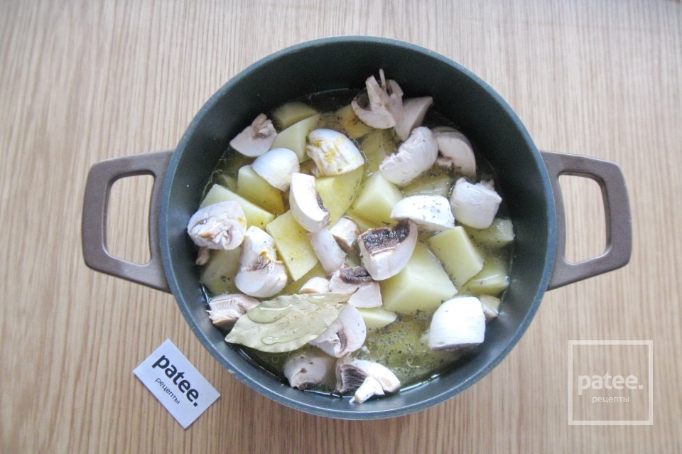Картофель с грибами и куриными желудками - Шаг 10