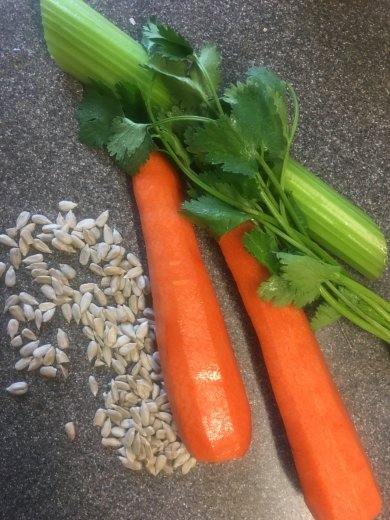 ПП завтрак: постный морковный 🥕салат на хлебце из отрубей - Шаг 1