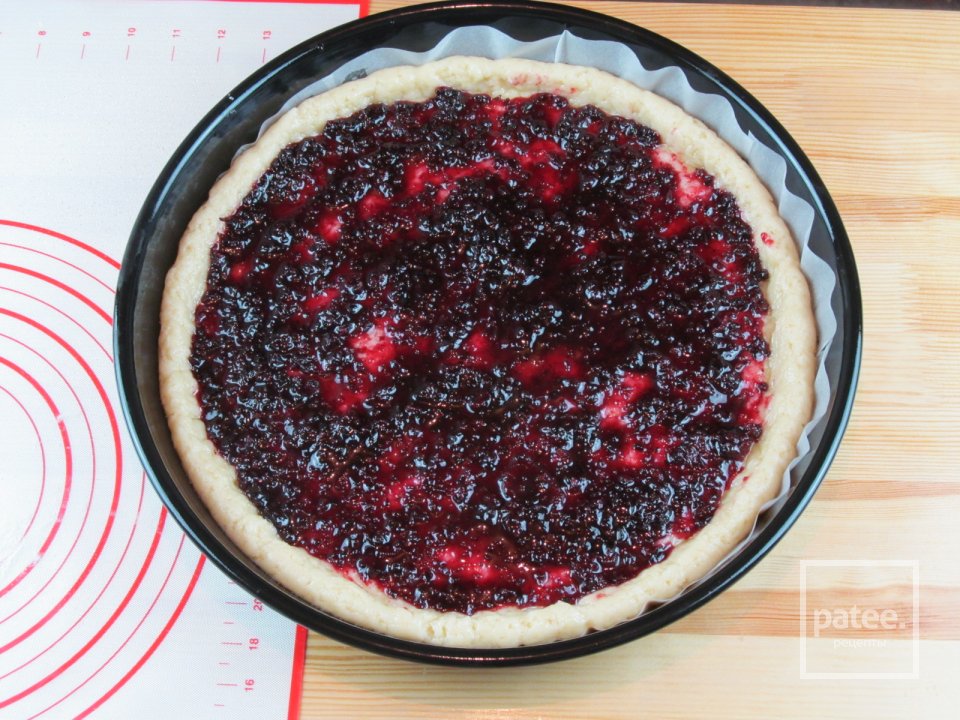 Постный пирог с вареньем - Шаг 5