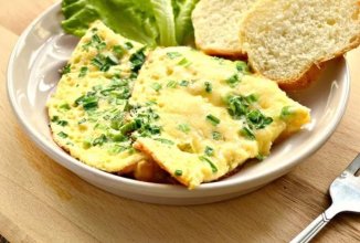 Омлет с творогом и сыром