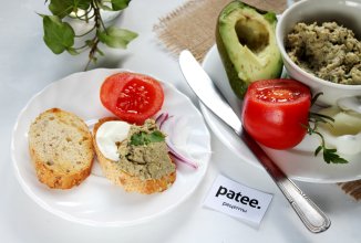 Паштет из авокадо и копченой сайры