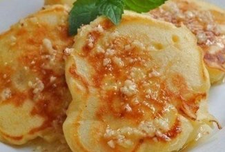 Кефирные оладьи с яблоками