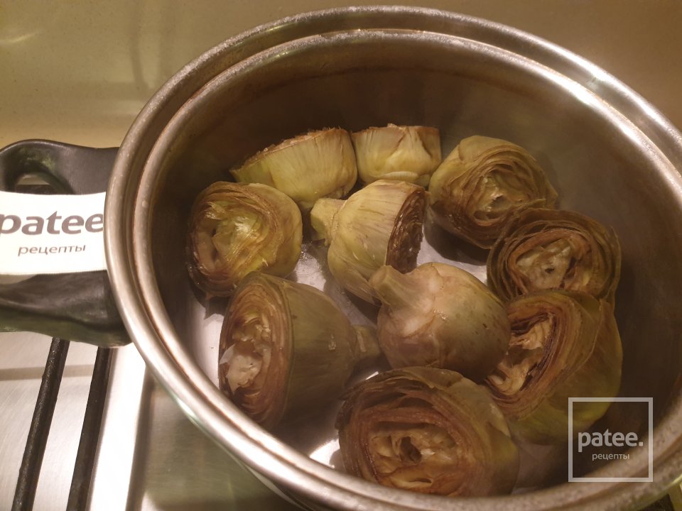 Жареные артишоки с сосисками по-средиземноморски - Шаг 3