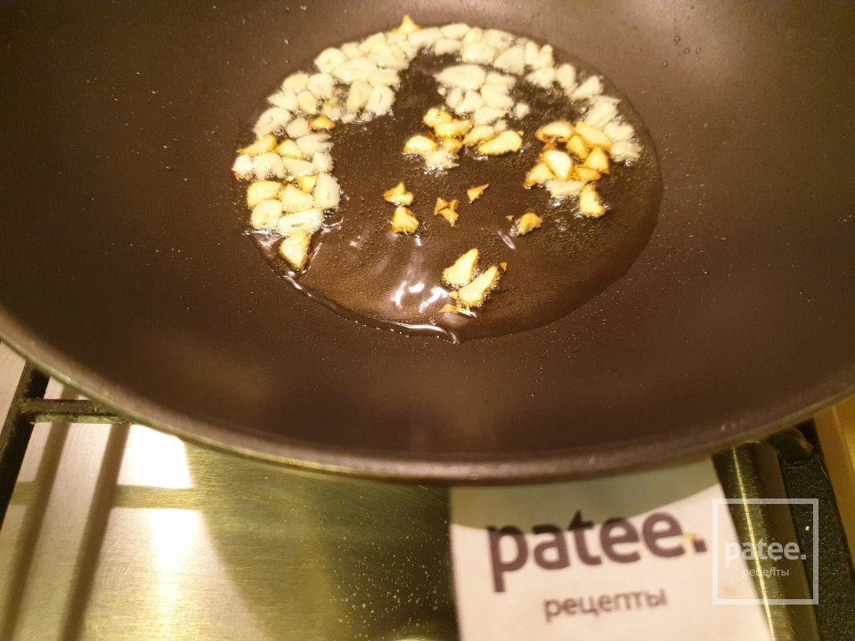 Жареные артишоки с сосисками по-средиземноморски - Шаг 7