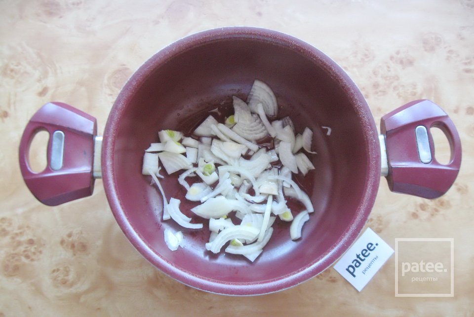 Горбуша с грибами в томатном соусе - Шаг 2