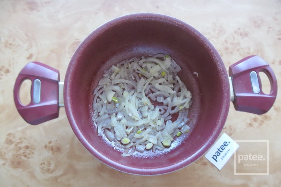 Горбуша с грибами в томатном соусе - Шаг 3