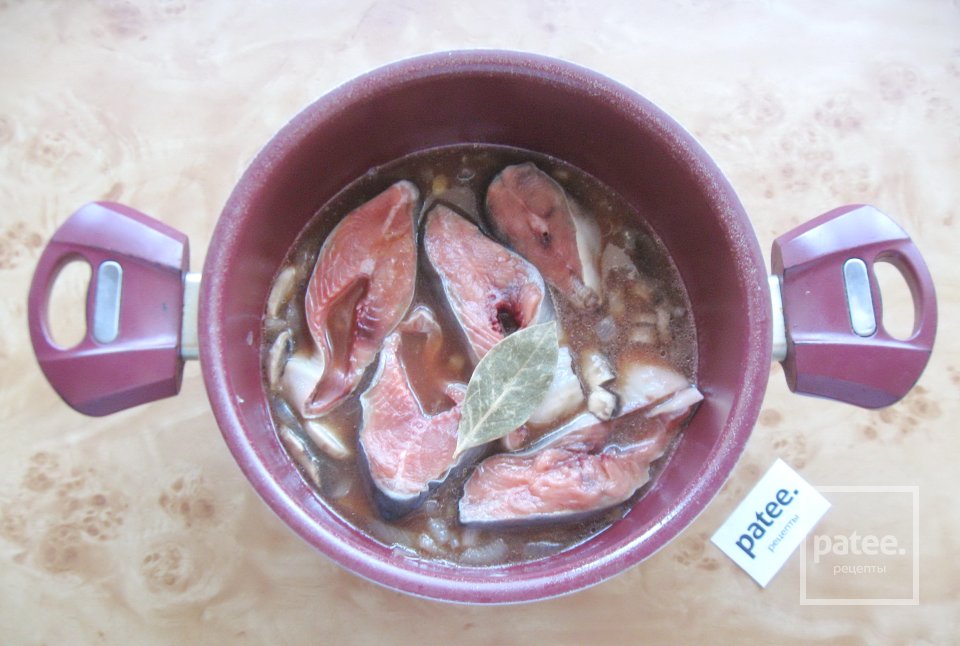 Горбуша с грибами в томатном соусе - Шаг 10