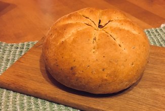 Хлеб с сушёными томатами и оливками