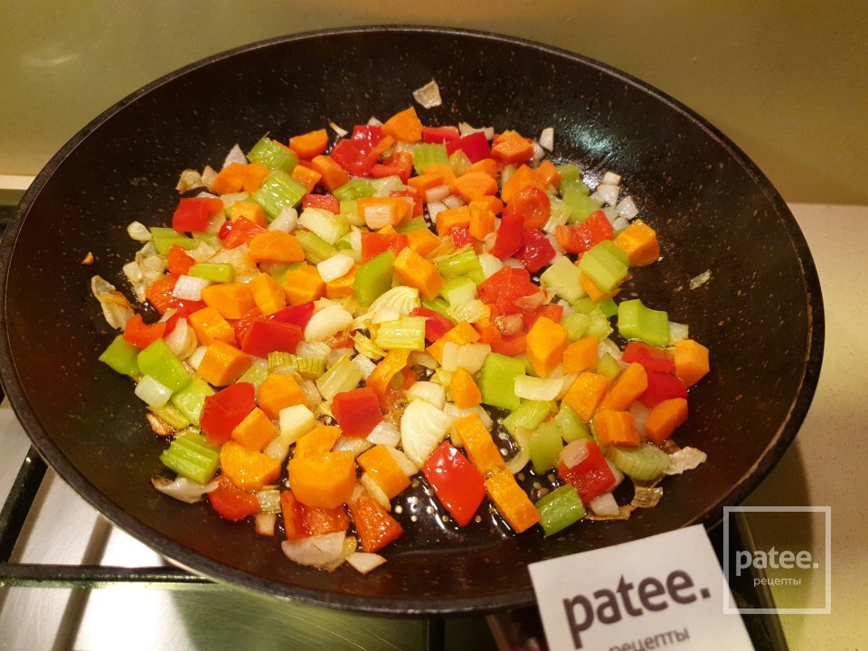 Овощное рагу с нутом и яйцом - Шаг 7