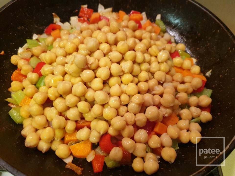 Овощное рагу с нутом и яйцом - Шаг 8