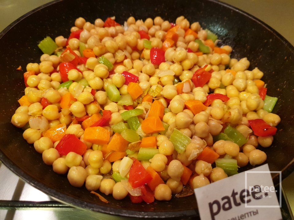 Овощное рагу с нутом и яйцом - Шаг 9