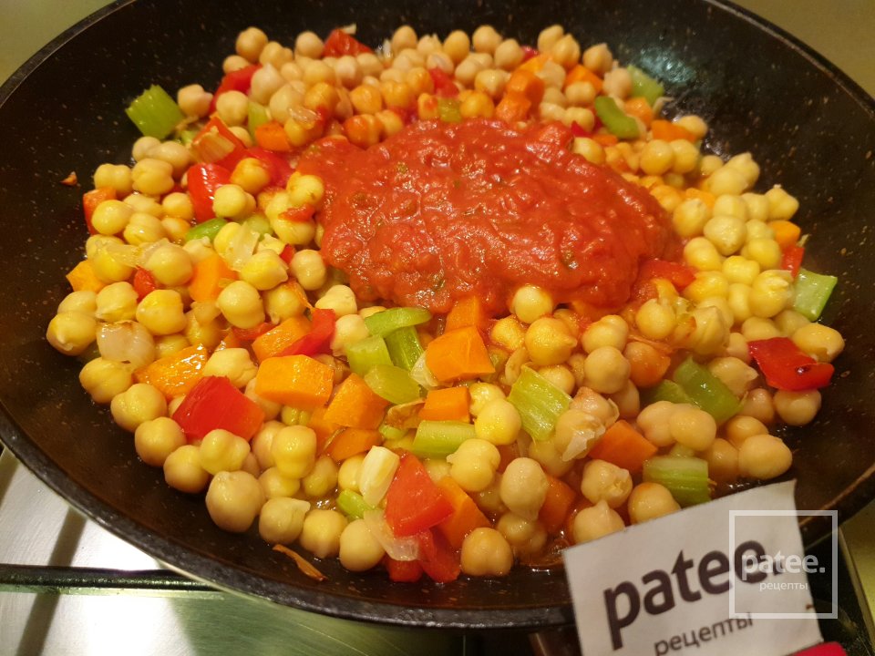 Овощное рагу с нутом и яйцом - Шаг 10