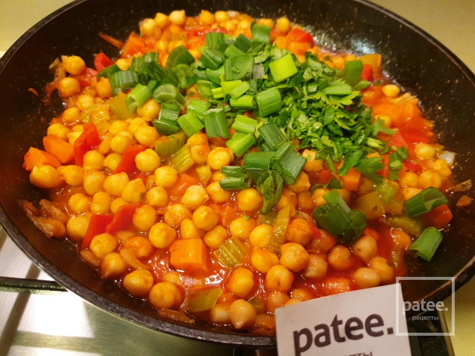 Овощное рагу с нутом и яйцом - Шаг 11