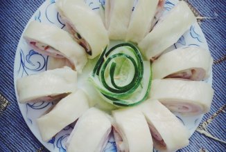 Закуска с сыром, огурцом и корейкой