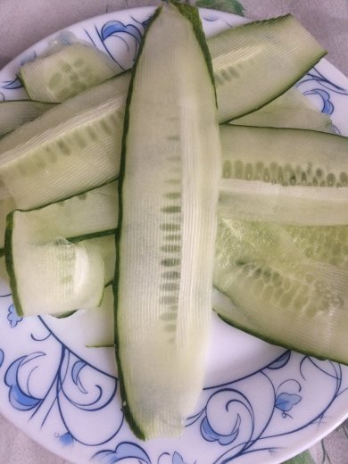 Закуска с сыром, огурцом и корейкой - Шаг 2