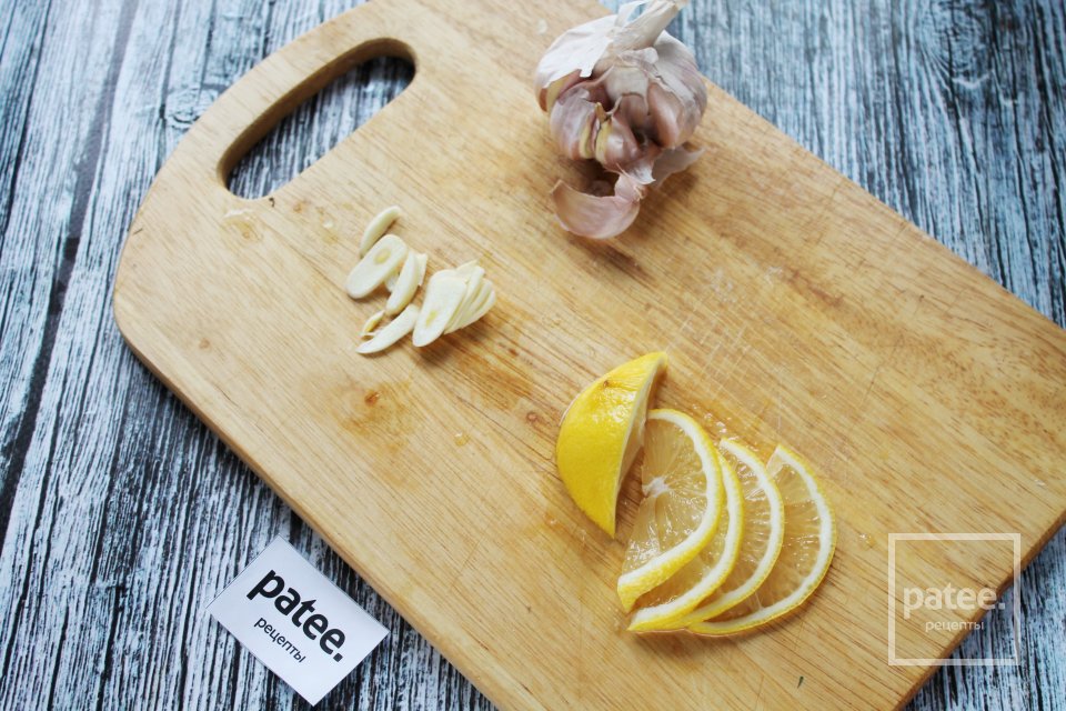 Скумбрия запеченная с помидорами и чесноком - Шаг 5