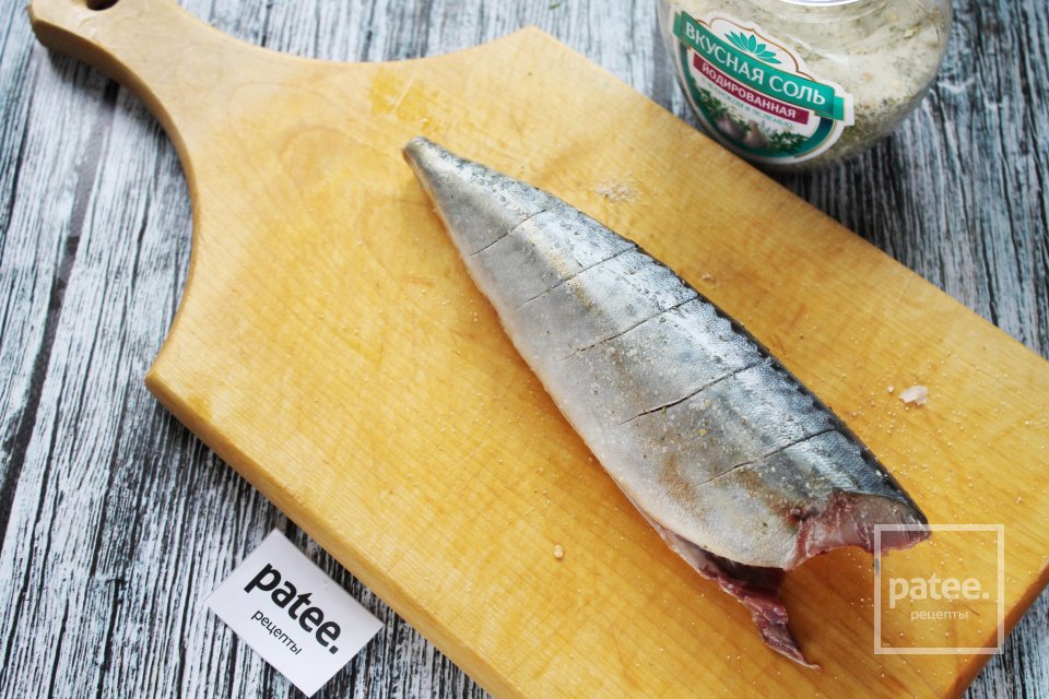 Скумбрия запеченная с помидорами и чесноком - Шаг 7