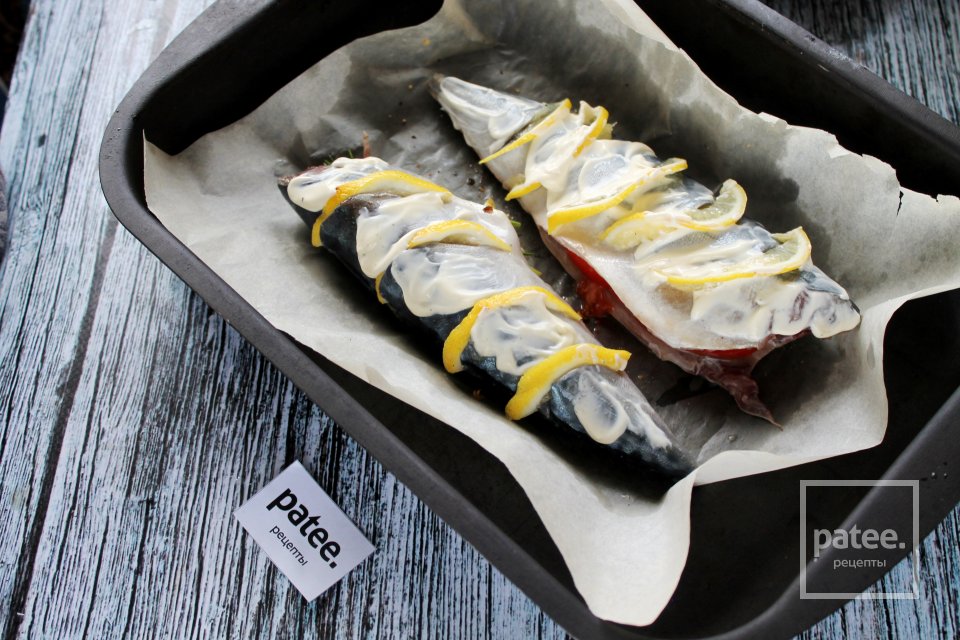 Скумбрия запеченная с помидорами и чесноком - Шаг 12