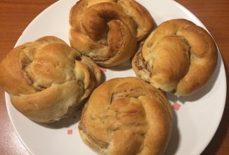 Булочки с корицей на живых дрожжах