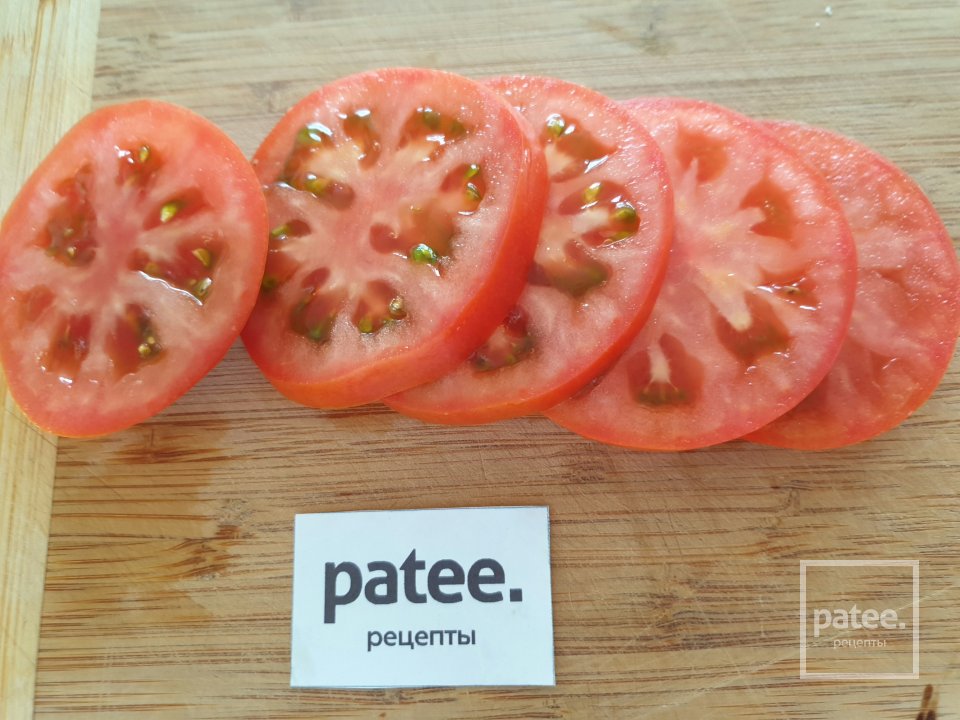 Салат с запеченной моцареллой и клубникой - Шаг 1