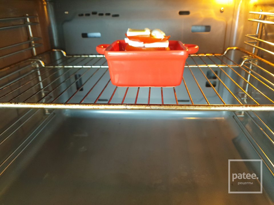 Салат с запеченной моцареллой и клубникой - Шаг 6