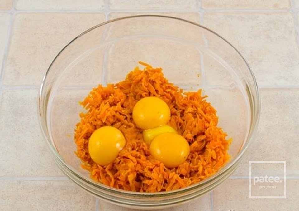 Морковный рулет со сливочным сыром - Шаг 3