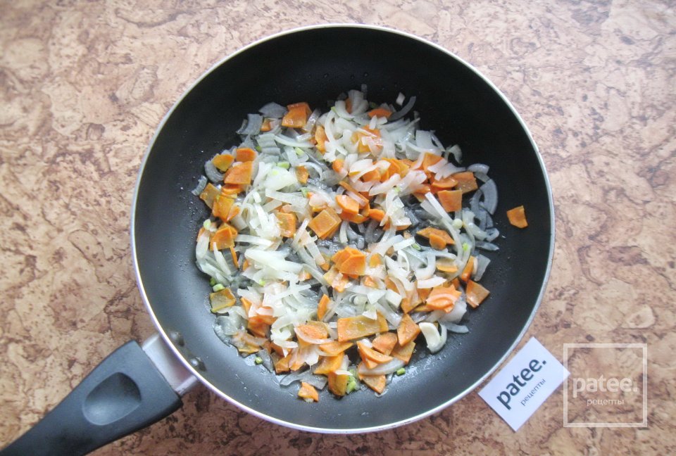 Тушеная капуста с тыквой и грибами - Шаг 4